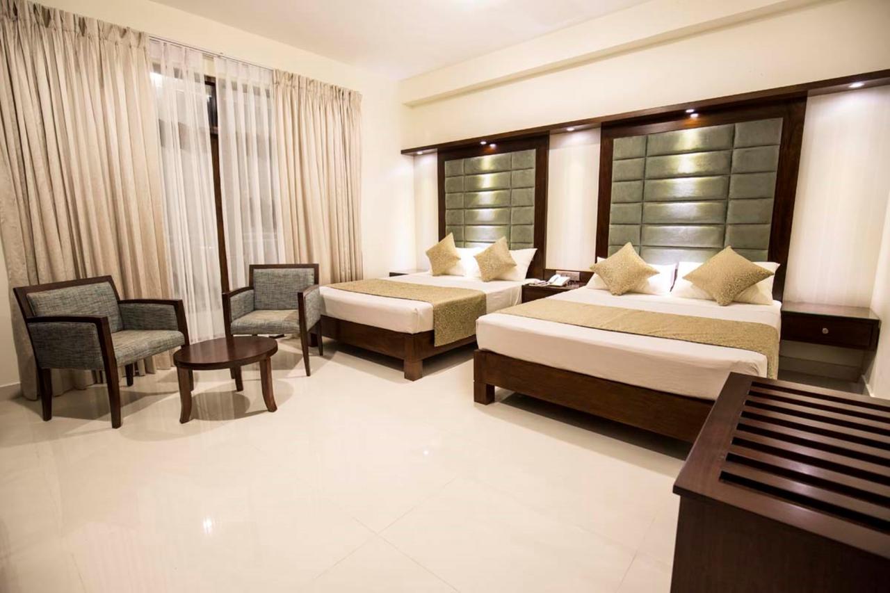 แกรนด์ 7 โฮเทล เคสบีวา Hotel พิลิยันเดเล ภายนอก รูปภาพ